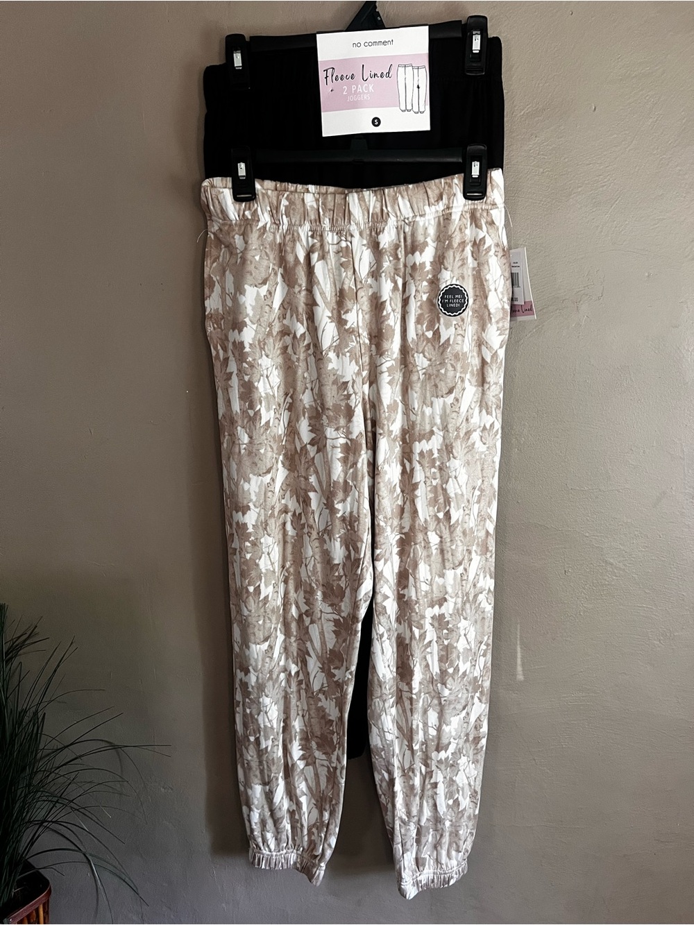 No Comment Men’s Beige Leaf-Print Fleece-Lined Pants